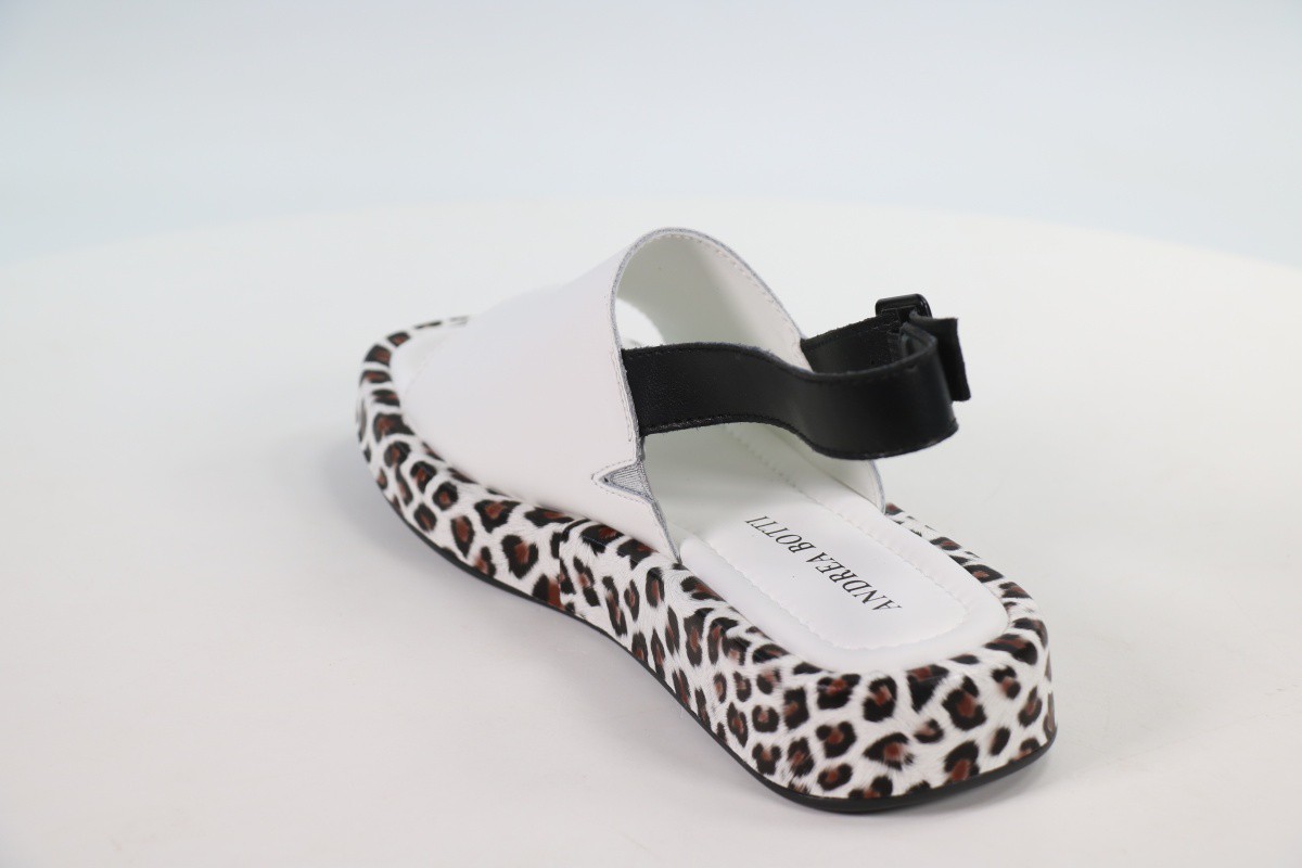 Босоножки и сандалии Andrea Botti 50112340