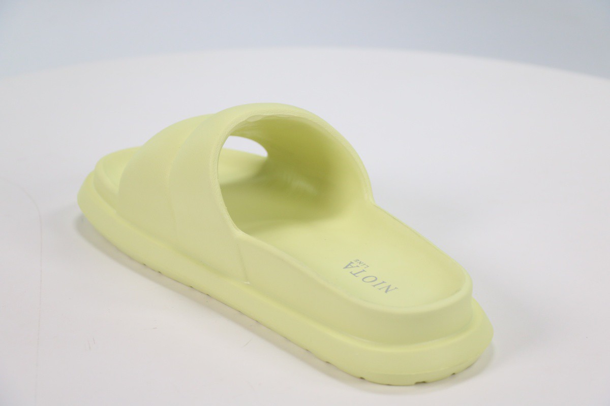 Тапочки для бассейна NIOTA Line 50105001