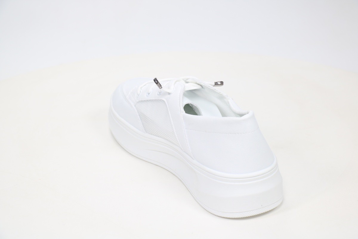 Спортивная обувь Rixshuz 18056080