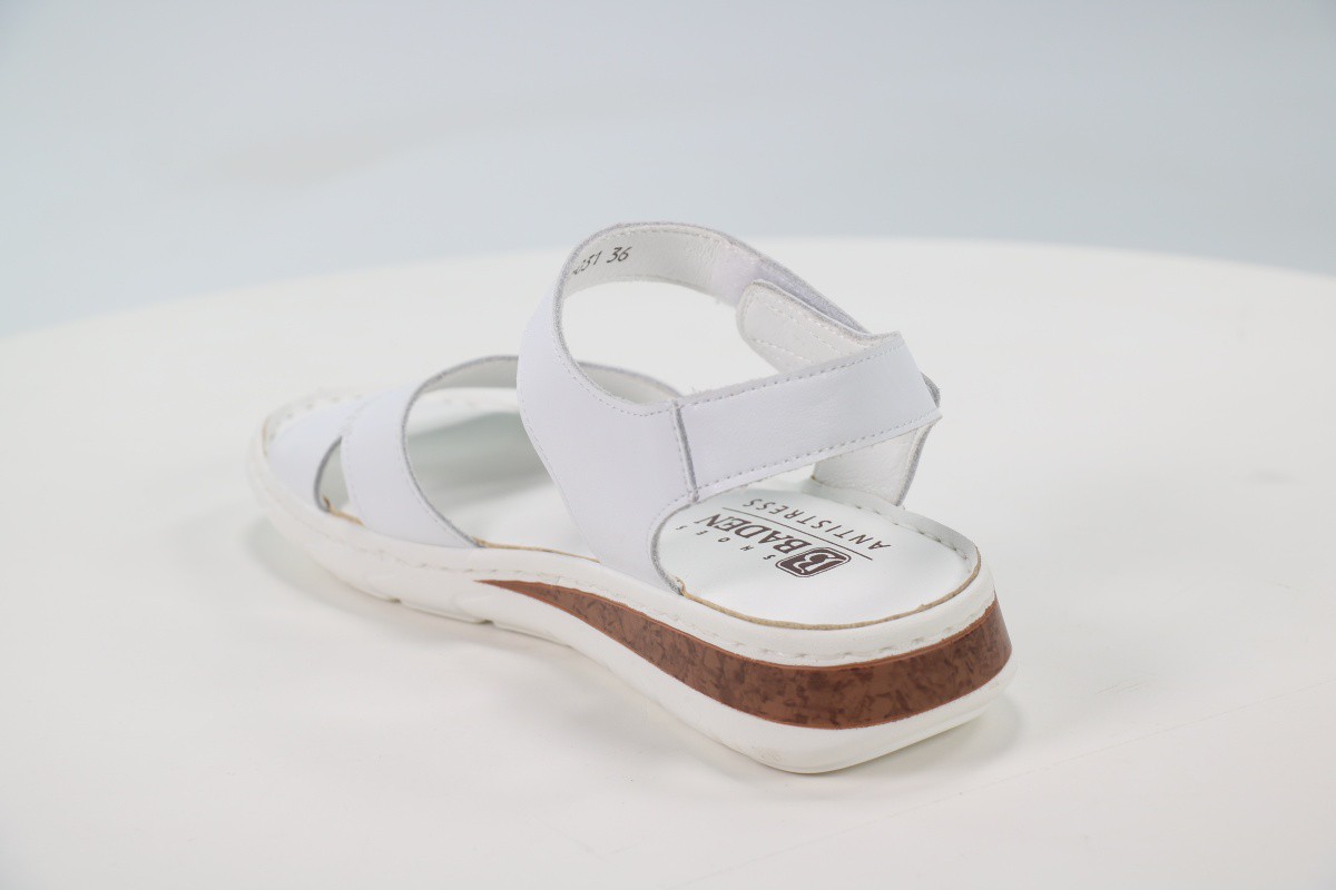 Босоножки и сандалии Baden 50104652