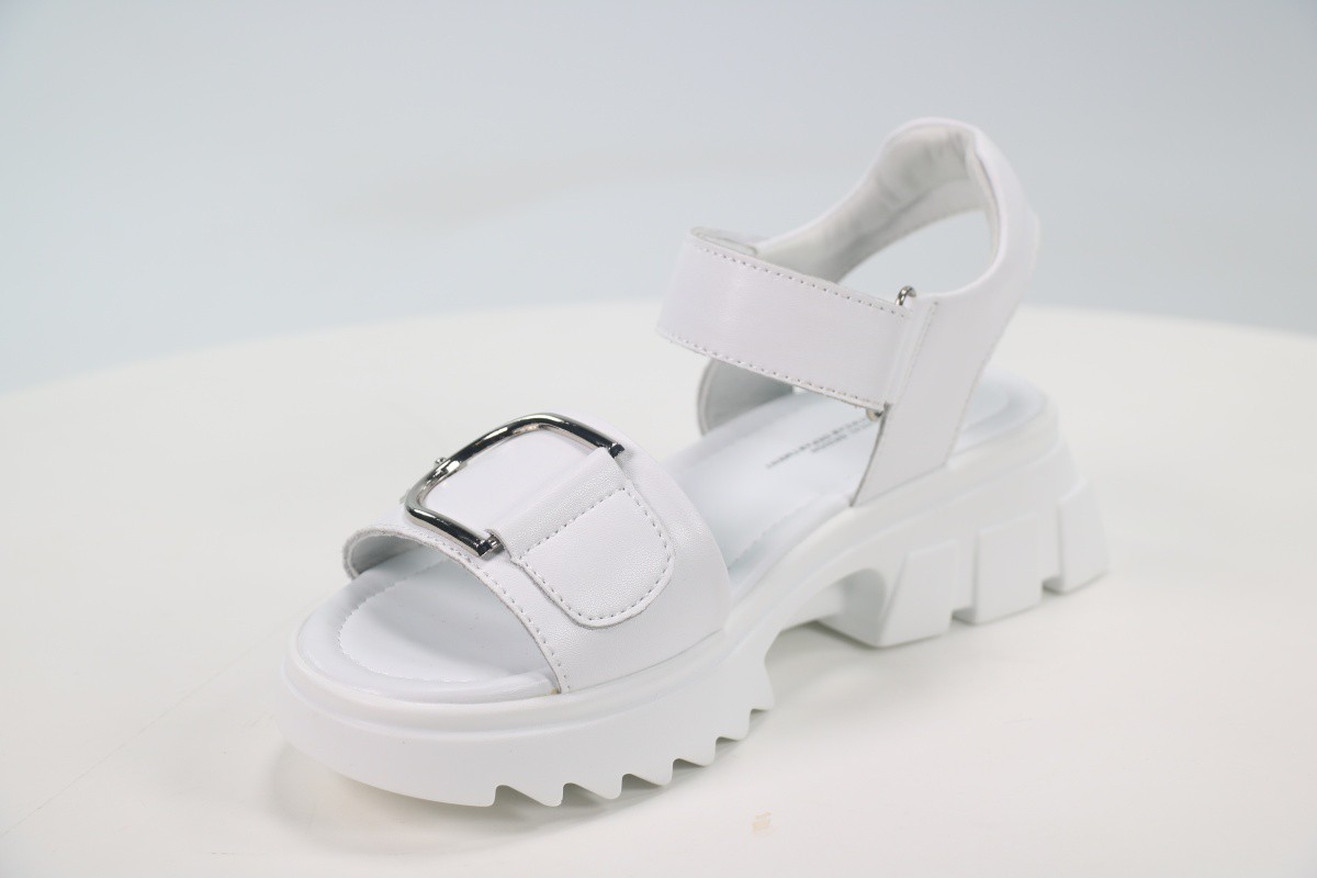 Босоножки и сандалии TF'S 50105522