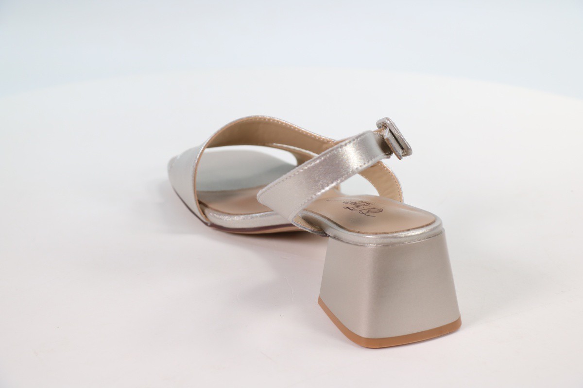 Босоножки и сандалии El Tempo 50113633