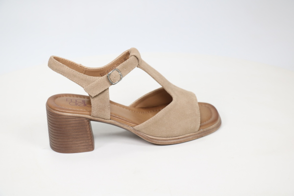 Босоножки и сандалии Madella 50115857