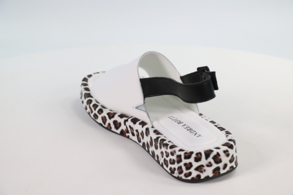 Босоножки и сандалии Andrea Botti 50112340