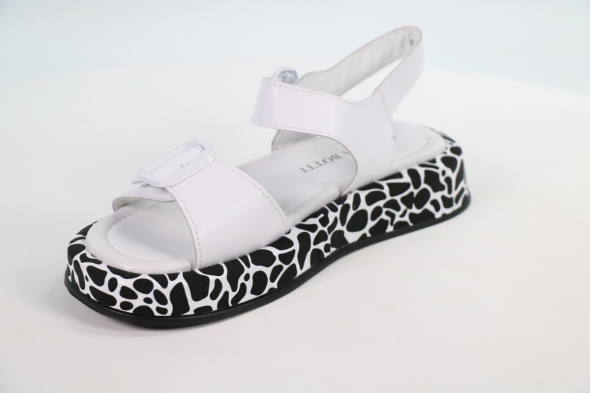 Босоножки и сандалии Andrea Botti 50112222