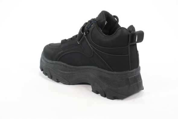 Спортивная обувь CROSBY 50098721