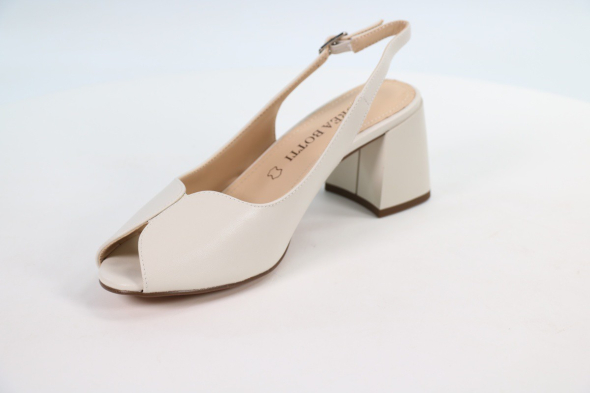 Босоножки и сандалии Andrea Botti 50113635