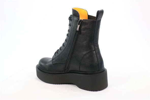 Сапоги и ботинки Betsy 50098671