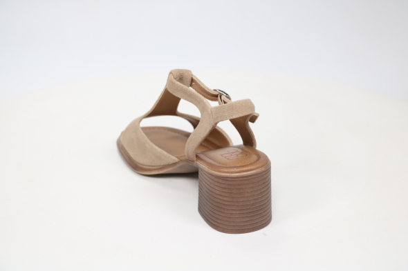 Босоножки и сандалии Madella 50115857