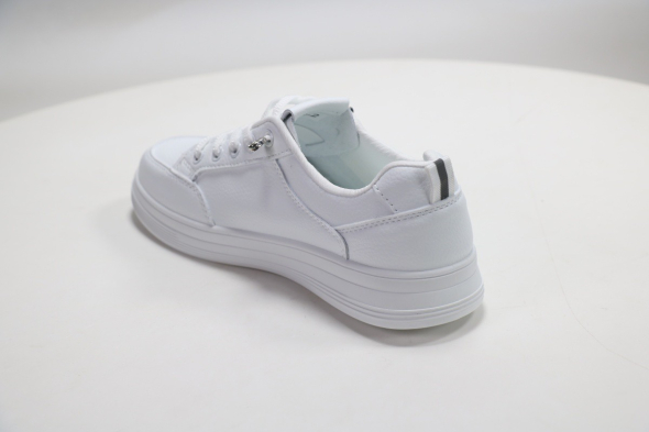 Спортивная обувь Rixshuz 50108144