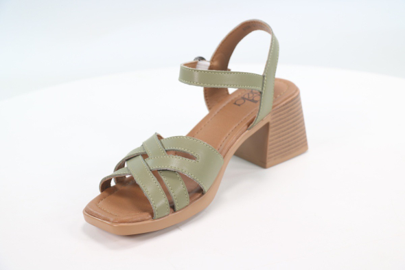 Босоножки и сандалии Madella 50108095