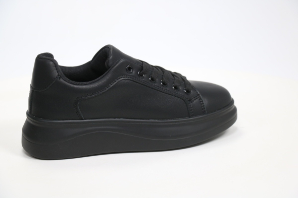 Спортивная обувь Rixshuz 18056041