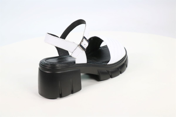 Босоножки и сандалии Andrea Botti 50101816