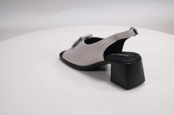 Босоножки и сандалии Andrea Botti 50109760