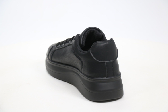 Спортивная обувь Rixshuz 18056041